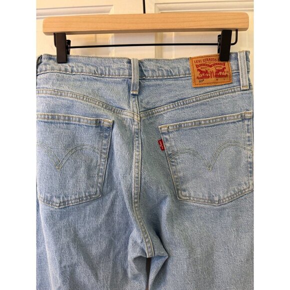 Levi's Women's 501 Light Blue Mom Style Fit Jeans Size 30WX26L - Picture 8 of 11